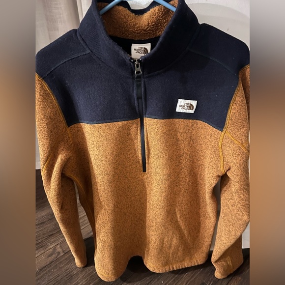 NORTHFACE Mens Medium pullover fleece. Barely worn, no flaws or stains - Picture 4 of 4